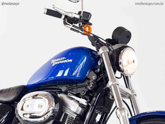 HARLEY-DAVIDSON SPORTSTER XL 883 